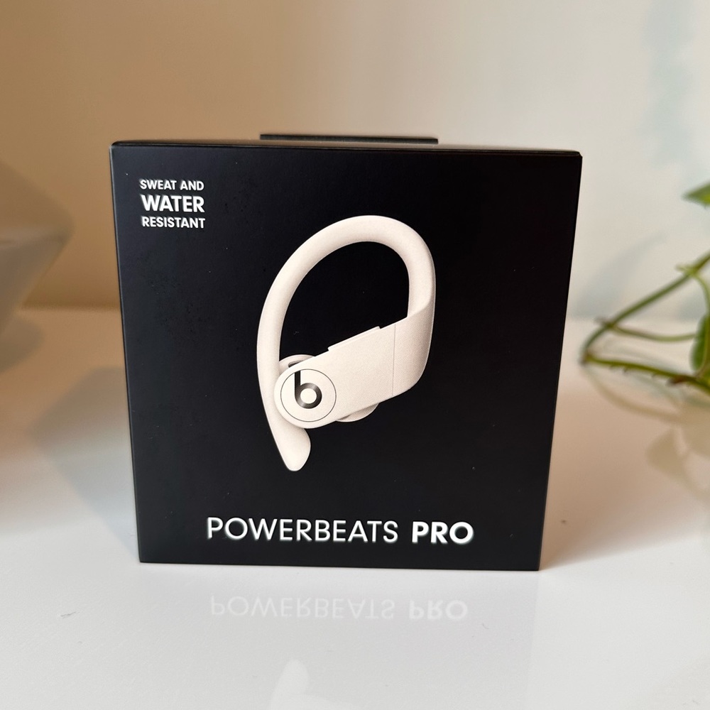Beats Powerbeats ProWireless Earbud in Ivory